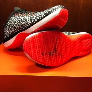 NIKE JORDAN TRAINER BRAND NEW - NO BOX - SZ 8 -